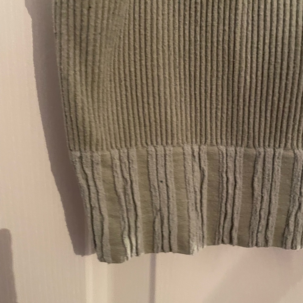 Cropped & Ribbed Zara Tank Top! - Picture 4 of 4